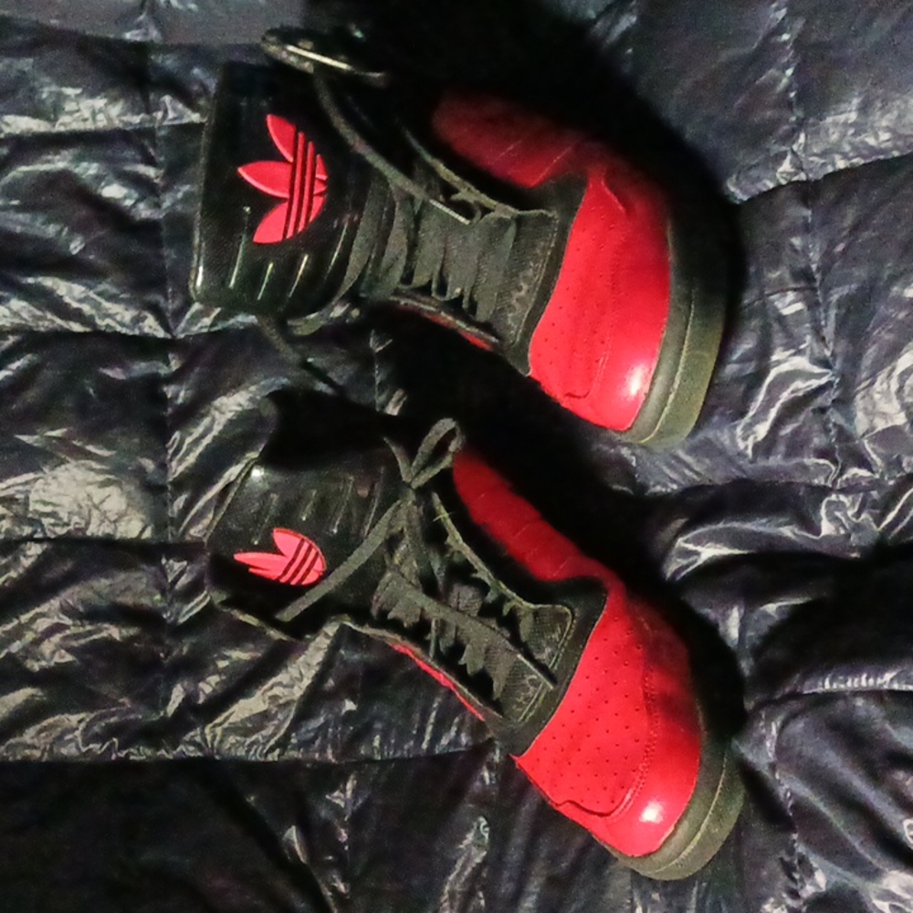 Adidas Cool Black/red high tops